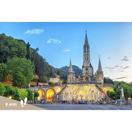 Διαμέρισμα Air-conditioned Flat With Terrace - Private & Independent - *