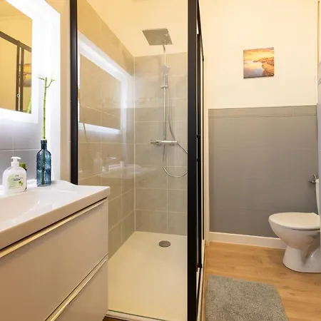 Appartement Air-conditioned Flat With Terrace - Private & Independent - Lourdes